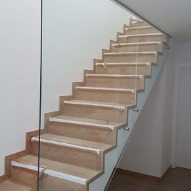 Deco-Vidre escaleras de madera con barandilla