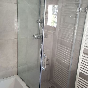 Deco-Vidre baño con mampara de vidrio